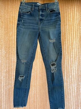 💙3 for $55💙Studio Blue Women's Distressed Mid-Rise Dark Blue Jeans